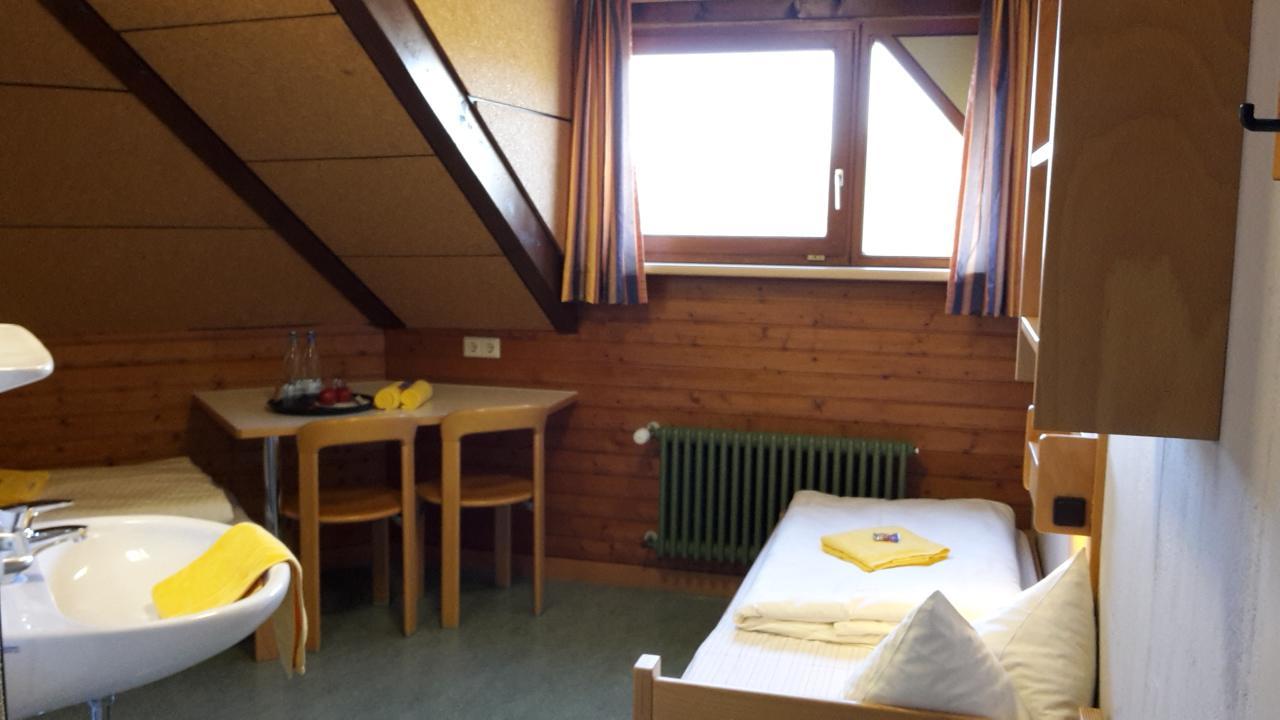 Hellmut-Wassmer-Jugendherberge Loerrach Exteriör bild